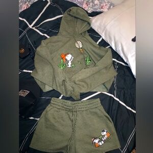Snoopy Crop Top hoodie and Shorts Set (size-s/Sm, color- Olive Green